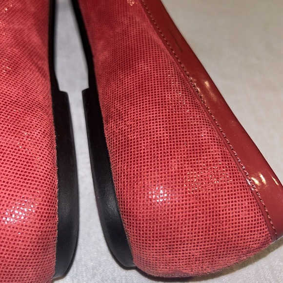 Anne Klein Women’s Red 2000s Styled Flats w/ Y2K Buckle and Bright red Sz 7.5 - Picture 10 of 13
